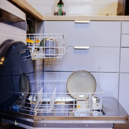 Stilvoll Wohnen Im Ruhigen Hinterhaus - Salt Lägenhet